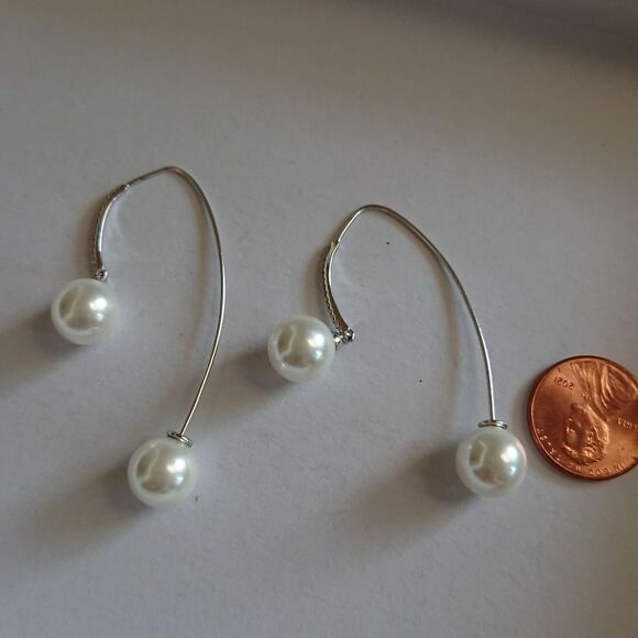 Crystals and Pearl Drop Threader silver Earrings - Picture 2 of 12
